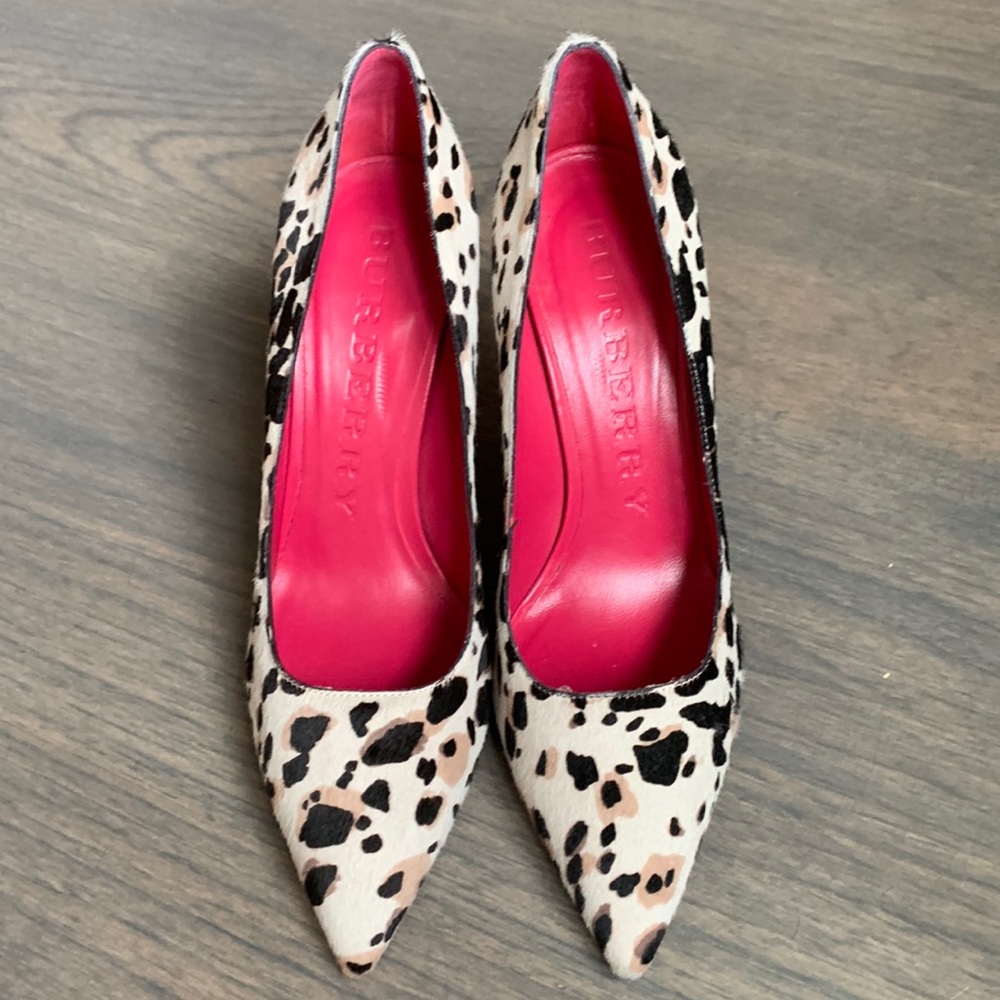 BURBERRY
Calf Hair Animal Print Pumps
Size: 9 Made in Italy - Picture 1 of 6